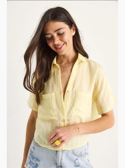 Camisa curta de viscose às riscas com detalhe de bolso duplo lucci - Kiabi Camisa curta de viscose às riscas com detalhe de bolso duplo lucci - Kiabi