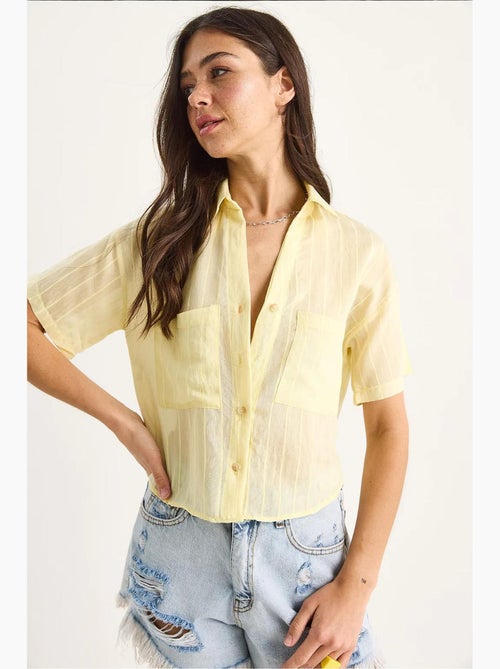 Camisa curta de viscose às riscas com detalhe de bolso duplo lucci - Kiabi Camisa curta de viscose às riscas com detalhe de bolso duplo lucci - Kiabi