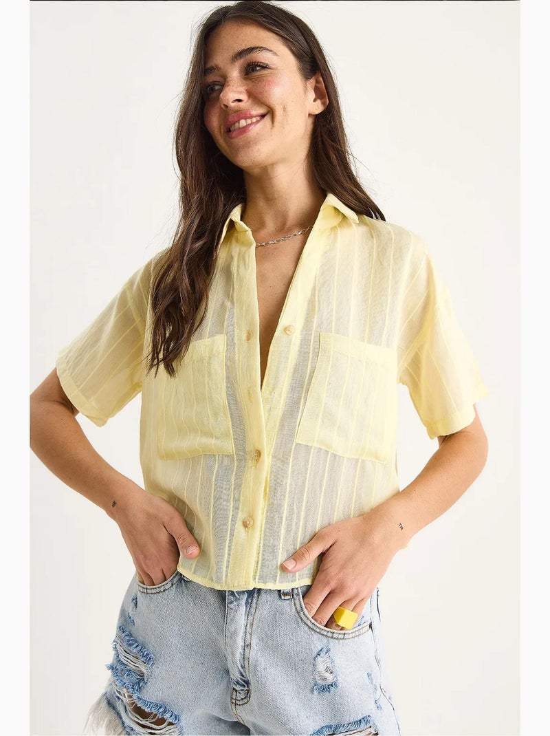 Camisa curta de viscose às riscas com detalhe de bolso duplo lucci Amarelo-limão - Kiabi