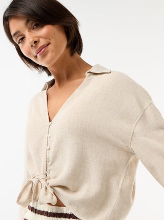 Camisa curta oversize com nó