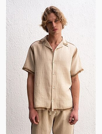 Camisa de algodão tecido com textura com fecho de botões giesto