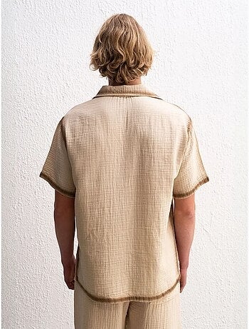 Camisa de algodão tecido com textura com fecho de botões giesto
