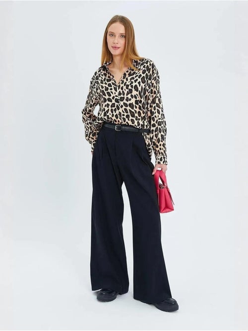 Camisa de cetim com estampado leopardo mixray - Kiabi Camisa de cetim com estampado leopardo mixray - Kiabi