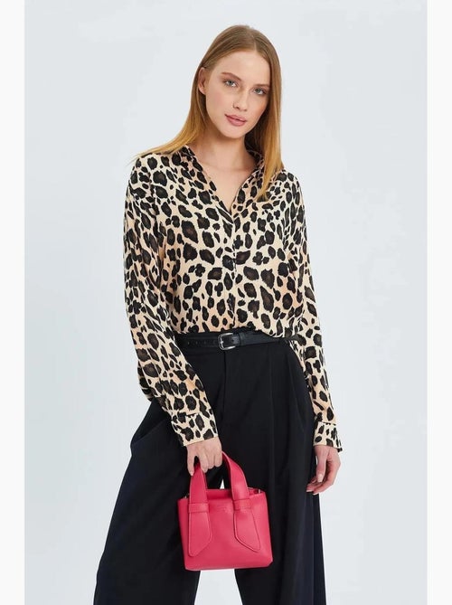 Camisa de cetim com estampado leopardo mixray - Kiabi Camisa de cetim com estampado leopardo mixray - Kiabi
