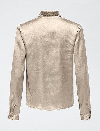 Camisa de cetim com lantejoulas