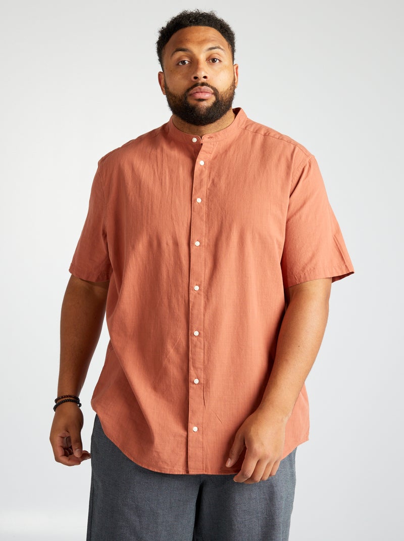 Camisa de corte direito com colarinho mao CASTANHO - Kiabi