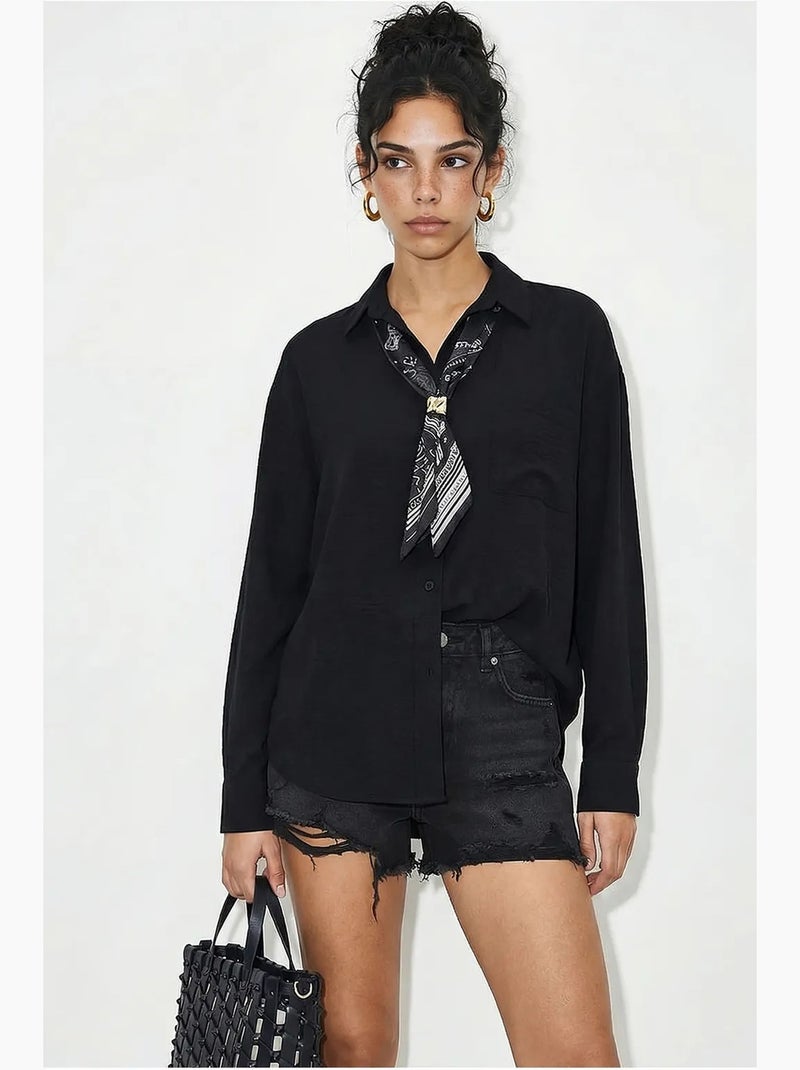 Camisa de corte solto com botões na frente e bolso lucci Preto - Kiabi