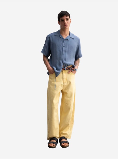 Camisa de crepe com detalhe de nó de corte descontraído para homem giesto - Kiabi Camisa de crepe com detalhe de nó de corte descontraído para homem giesto - Kiabi