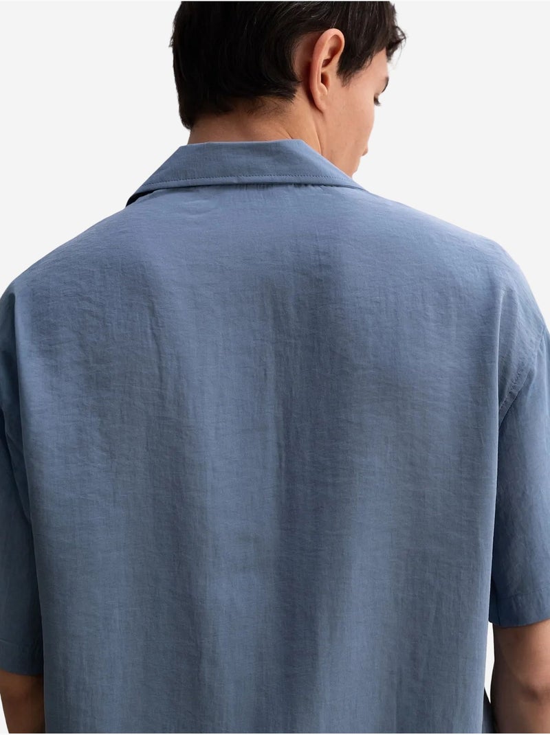 Camisa de crepe com detalhe de nó de corte descontraído para homem giesto Azul-safira - Kiabi