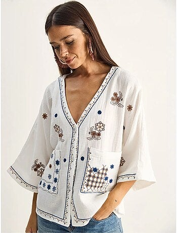 Camisa de crepe de algodão bordado com decote em v lucci