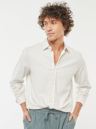Camisa de fantasia com ajuste confortável de manga comprida