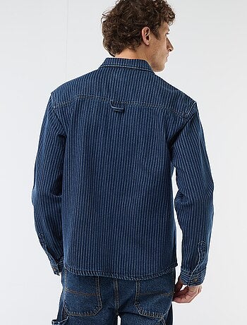 Camisa de ganga às riscas com bolsos de chapa no peito