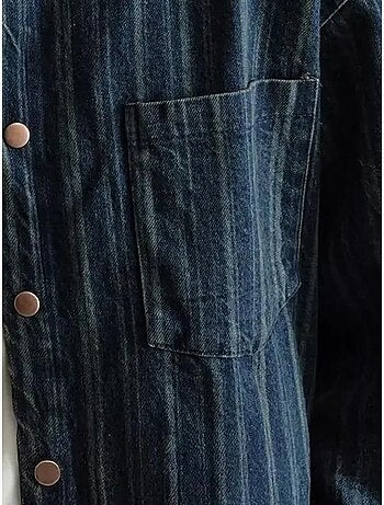 Camisa de ganga às riscas com botões e bolso giesto