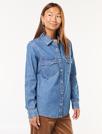 Camisa de ganga com bolsos de aba