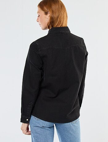 Camisa de ganga com bolsos de aba