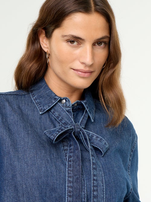Camisa de ganga com gola lavallière - Kiabi