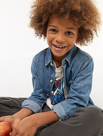Camisa de ganga em jeans