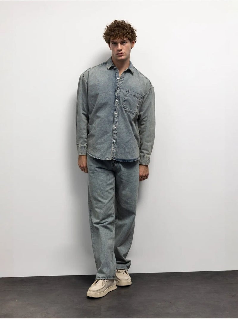 Camisa de ganga regular fit com botões e bolso giesto Azul claro - Kiabi