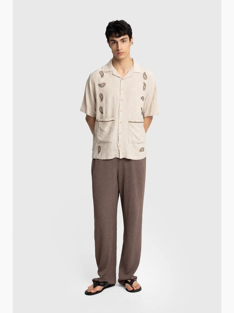 Camisa de homem em popelina de algodão bordada de manga curta giesto Bege natural - Kiabi