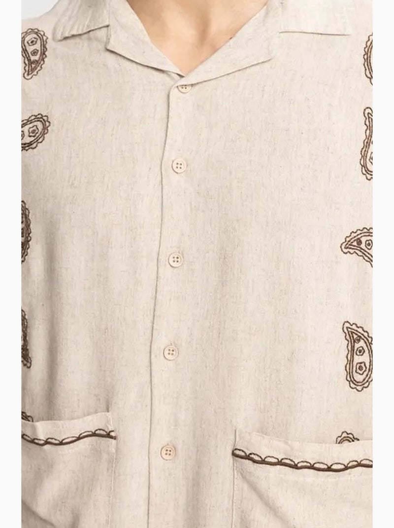 Camisa de homem em popelina de algodão bordada de manga curta giesto Bege natural - Kiabi