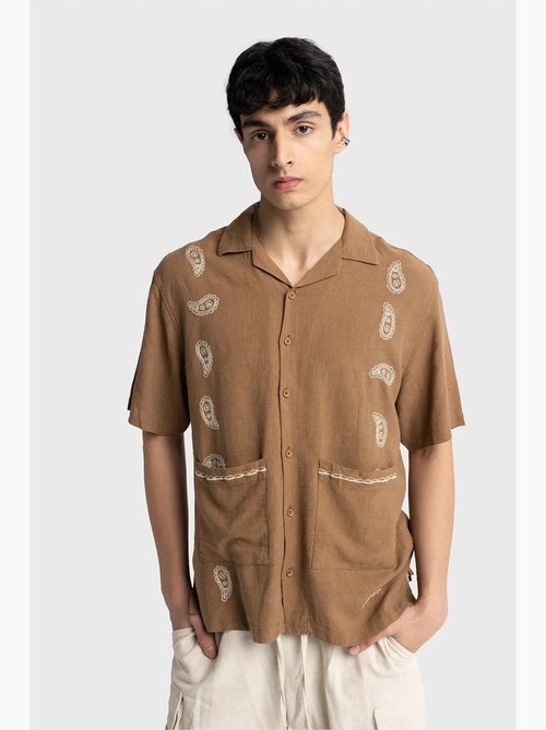 Camisa de homem em popelina de algodão bordada de manga curta giesto - Kiabi