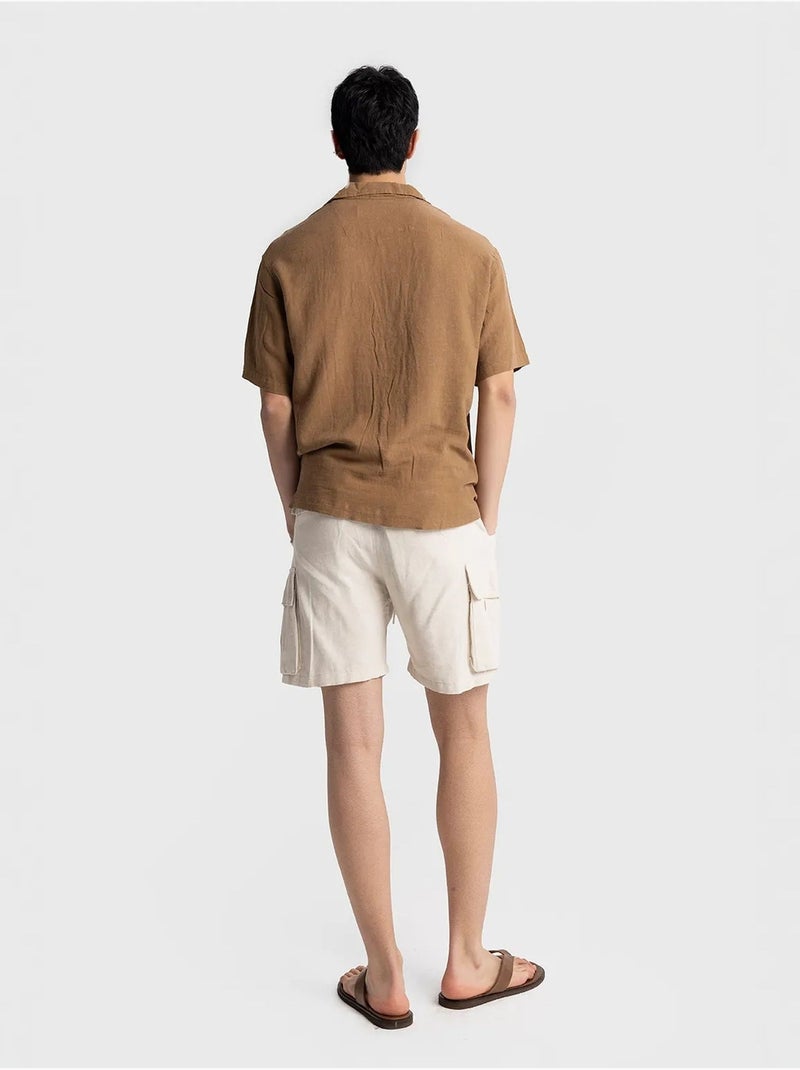 Camisa de homem em popelina de algodão bordada de manga curta giesto Camelo - Kiabi