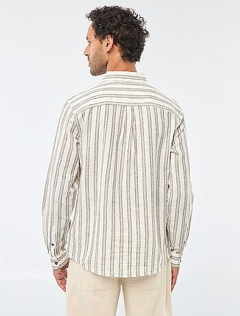 Camisa de linho e algodão às riscas