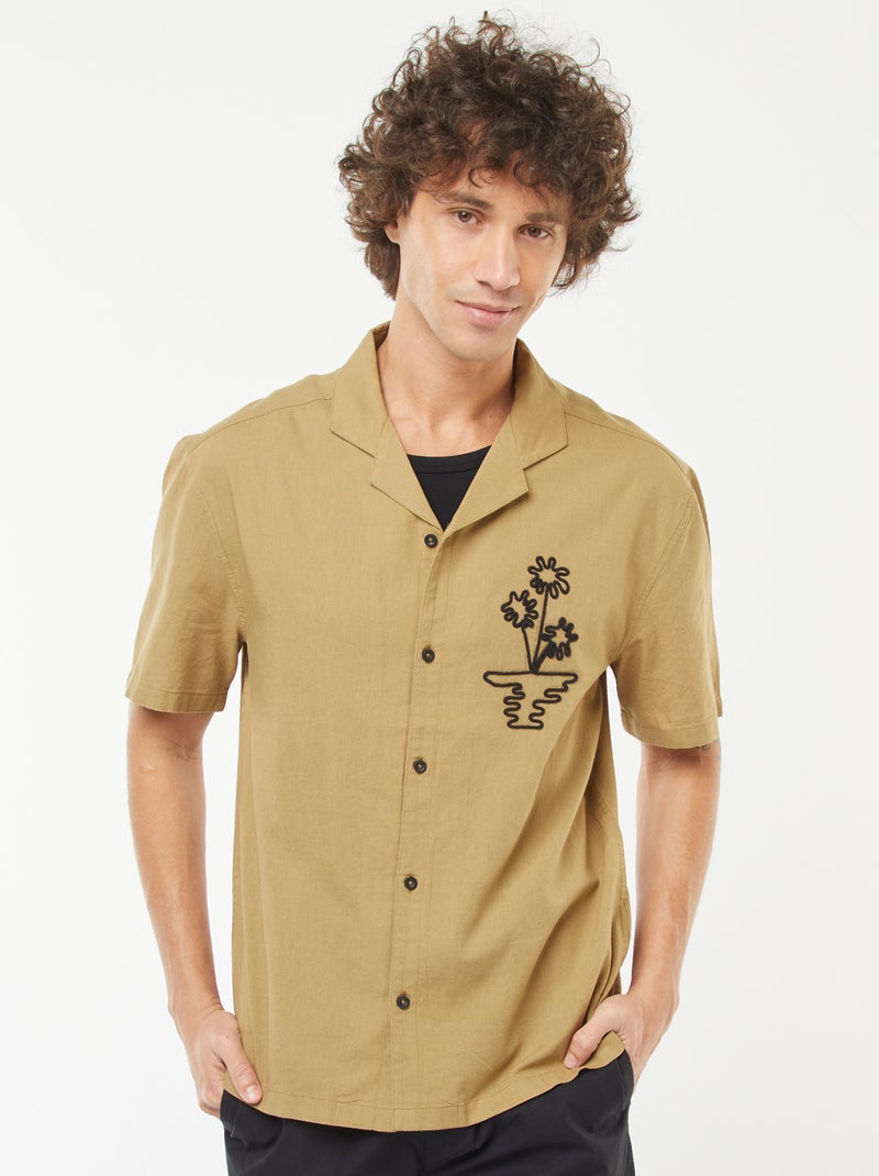 Camisa de linho misturado de manga curta com bordados Caqui - Kiabi