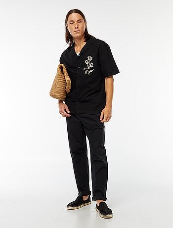 Camisa de linho misturado de manga curta com bordados