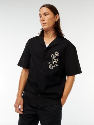 Camisa de linho misturado de manga curta com bordados