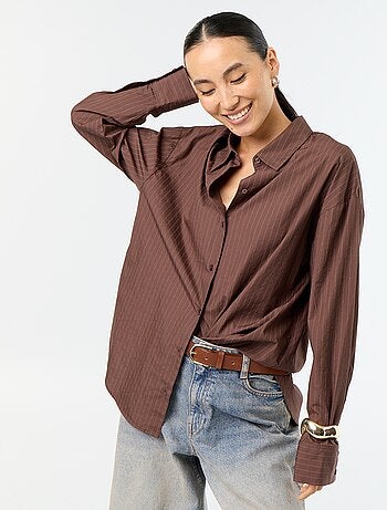 Camisa de manga comprida às riscas