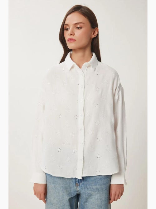Camisa de manga comprida bordada texturada com fecho de botões. Istanbul - Kiabi Camisa de manga comprida bordada texturada com fecho de botões. Istanbul - Kiabi