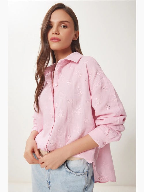 Camisa de manga comprida bordada texturada com fecho de botões. Istanbul - Kiabi Camisa de manga comprida bordada texturada com fecho de botões. Istanbul - Kiabi