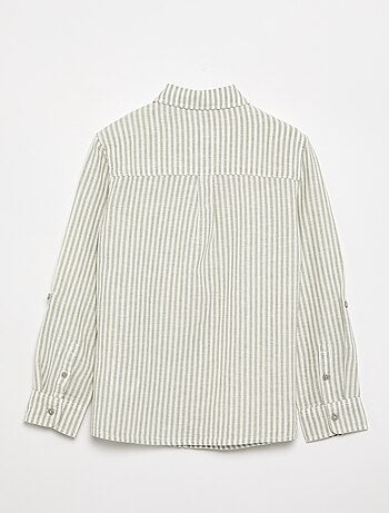 Camisa de manga comprida e bolso no peito