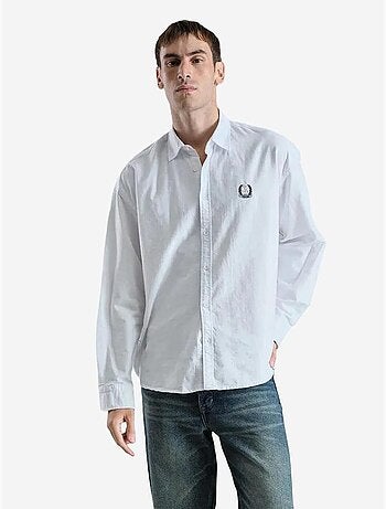 Camisa de manga comprida com botões e bordado giesto