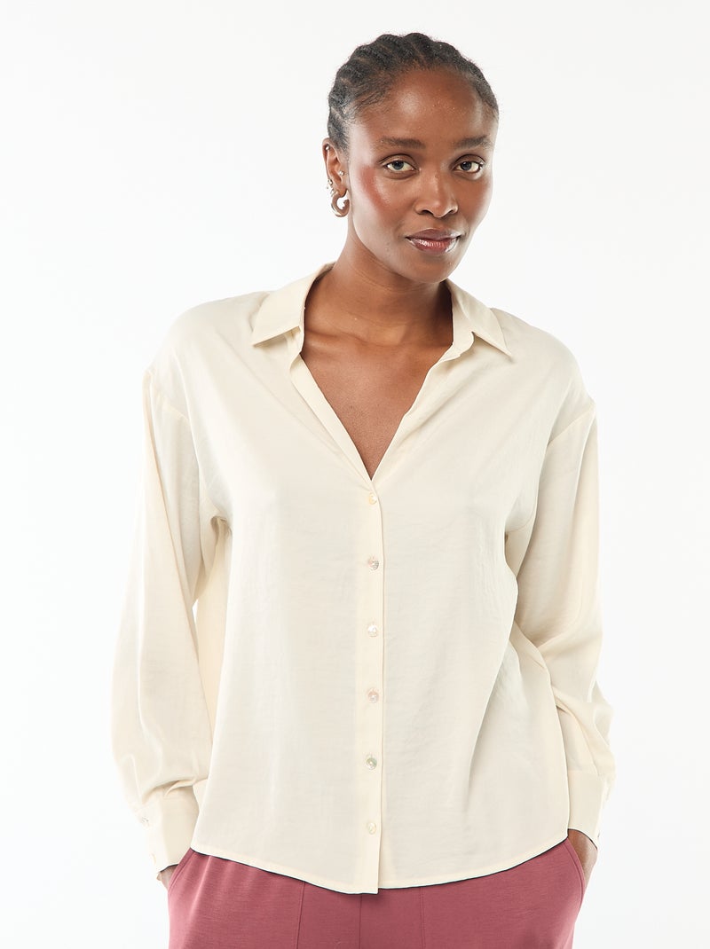 Camisa de manga comprida em cetim liso Bege - Kiabi