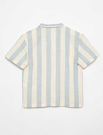 Camisa de manga curta às riscas