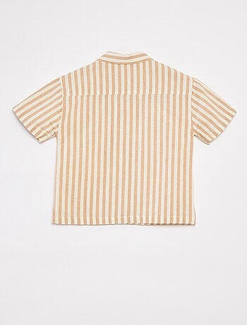 Camisa de manga curta às riscas