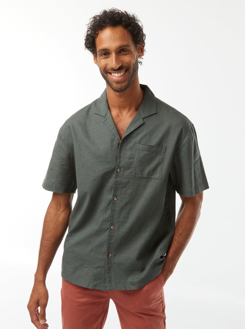 Camisa
 de manga curta com
 bolso frontal - Kiabi