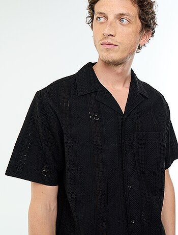 Camisa de manga curta com bordado inglês
