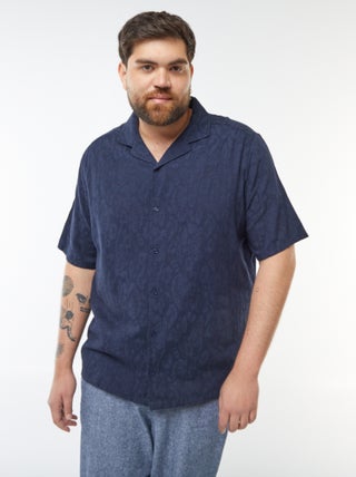 Camisa de manga curta com bordados