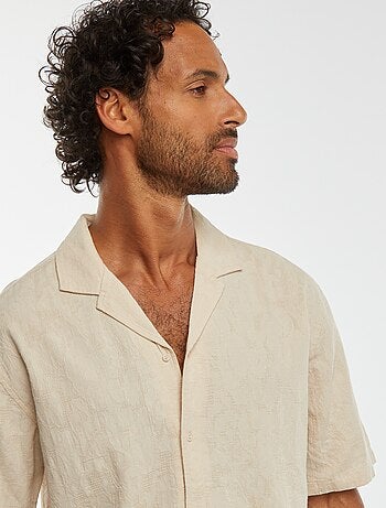 Camisa de manga curta com bordados