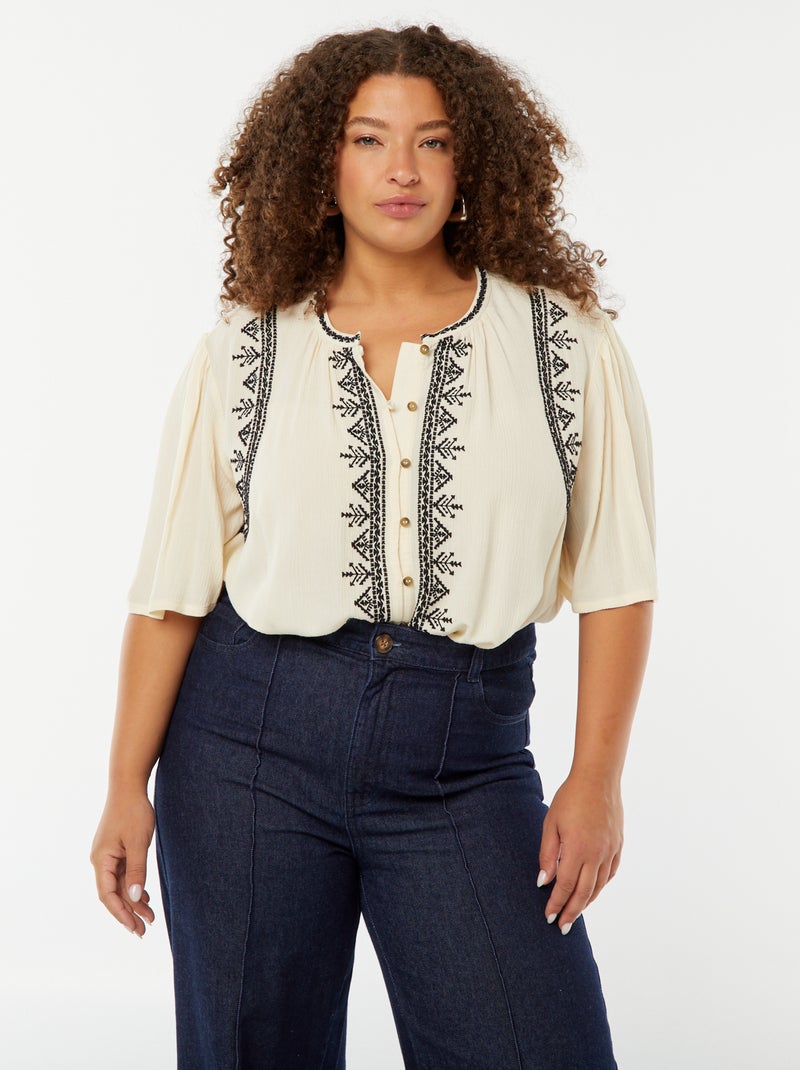 Camisa de manga curta com bordados Bege - Kiabi
