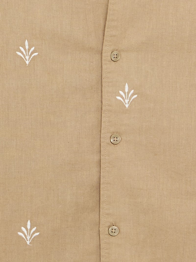 Camisa de manga curta com bordados Bege - Kiabi