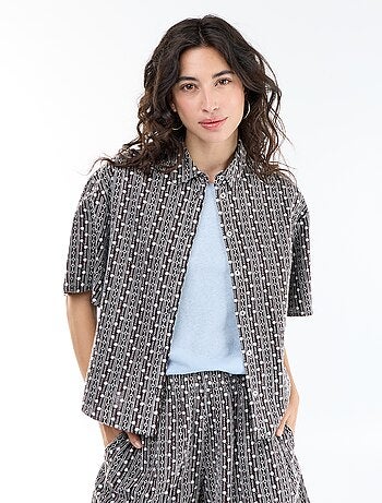 Camisa de manga curta com bordados