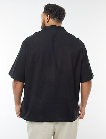Camisa de manga curta com bordados de fantasia à frente