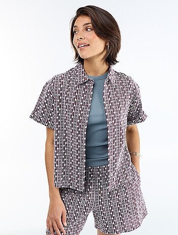 Camisa de manga curta com bordados