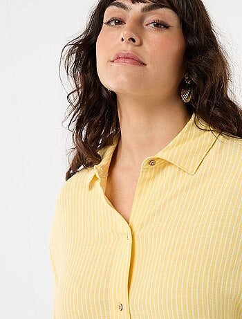 Camisa de manga curta com botões