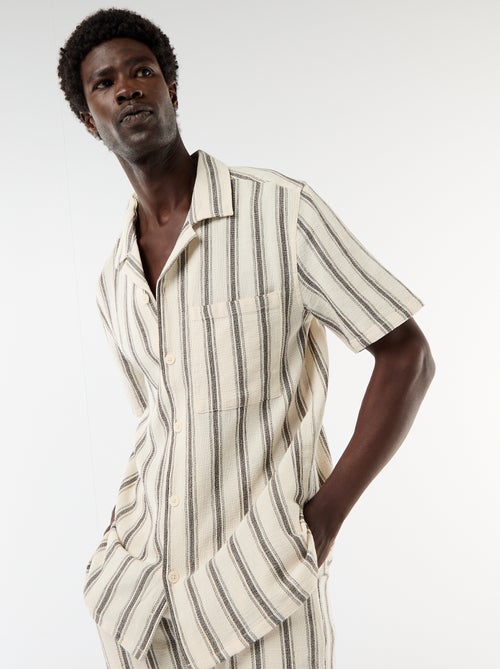 Camisa de manga curta com gola entalhada - Kiabi