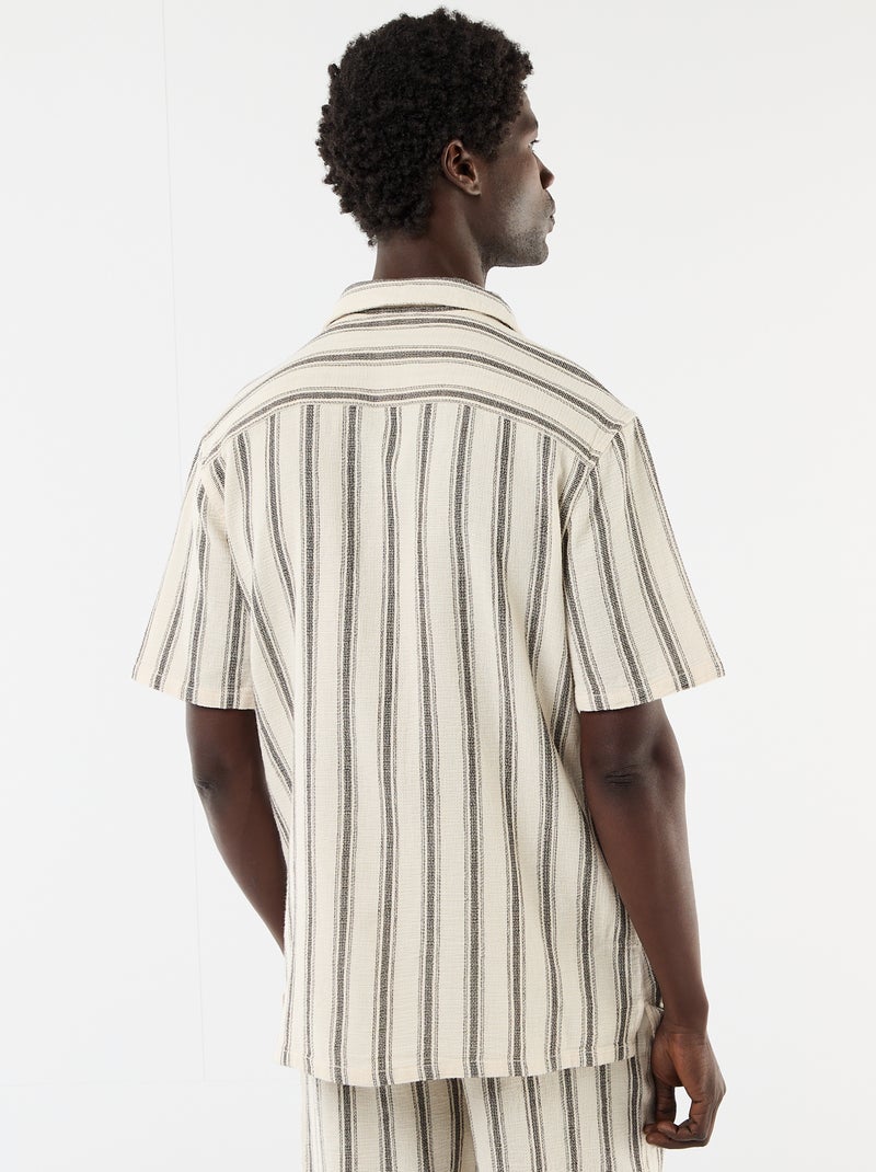 Camisa de manga curta com gola entalhada Branco - Kiabi